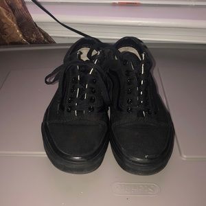 BLACK VANS